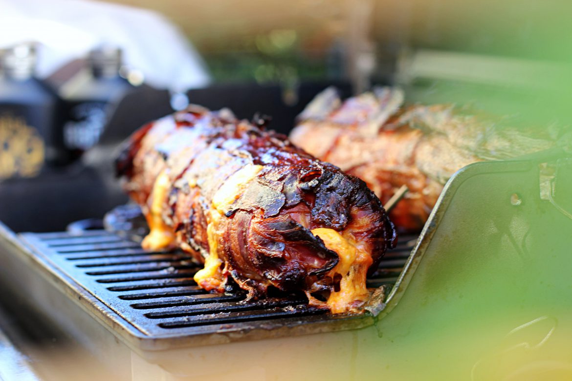 Bacon Bomb mit ChiliCheeseFüllung Rezept firechefs.de