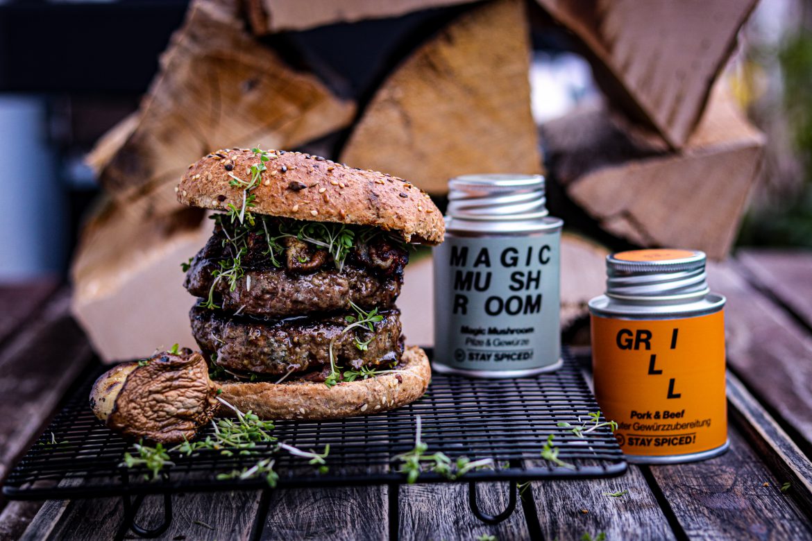 Pilzburger mit Kresse und Bacon